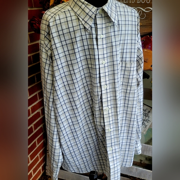 Nautica Men's Buttondown Shirt - Picture 5 of 8